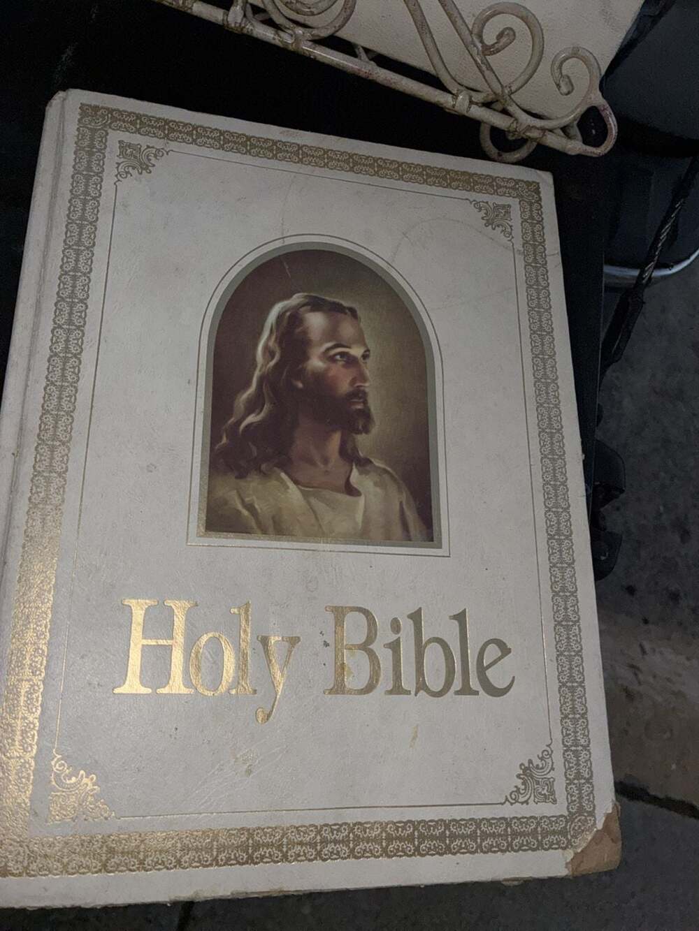 Regency 700W King James Version Holy Bible, Words of Christ in Red